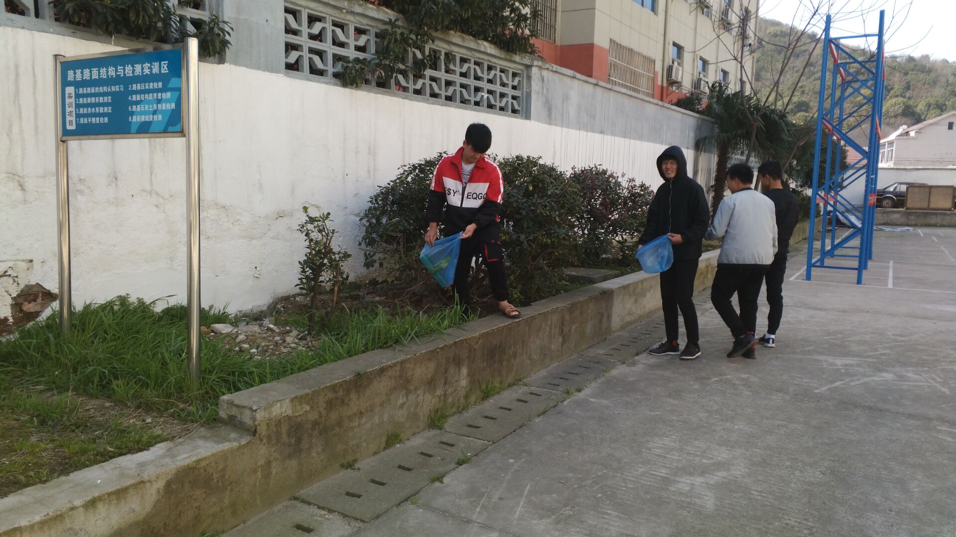 1553136286995006462.jpg 182121.jpg