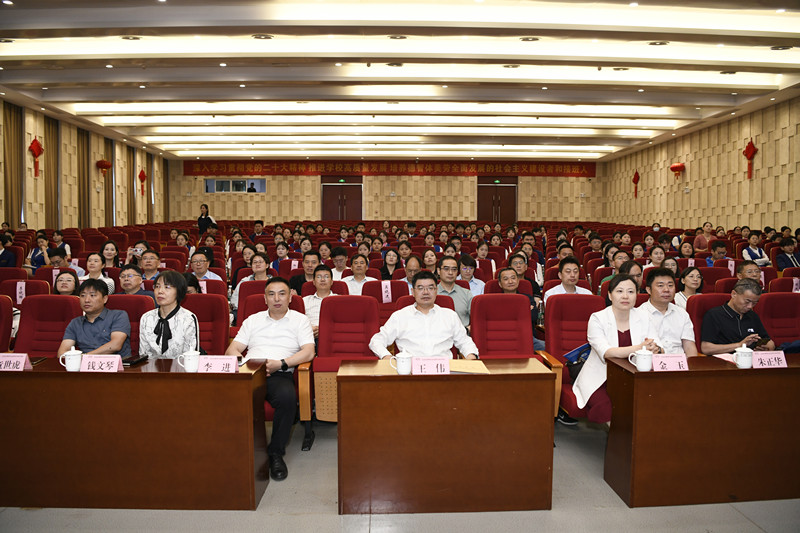 江苏联院交通运输专指委与南京蓝天教育集团校企合作签约仪式在学校举行