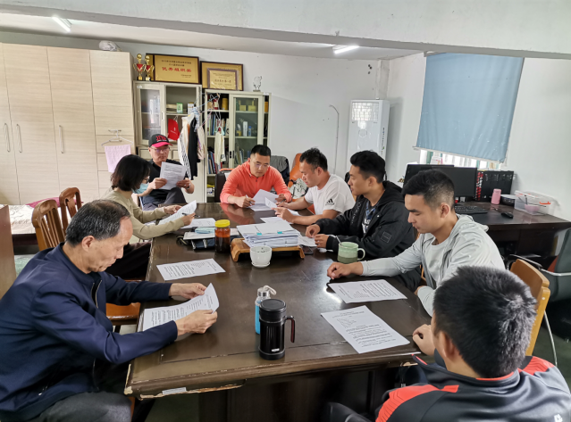 认真学习贯彻新《职业教育法》 ——体育教研室开展新职业教育法集中学习