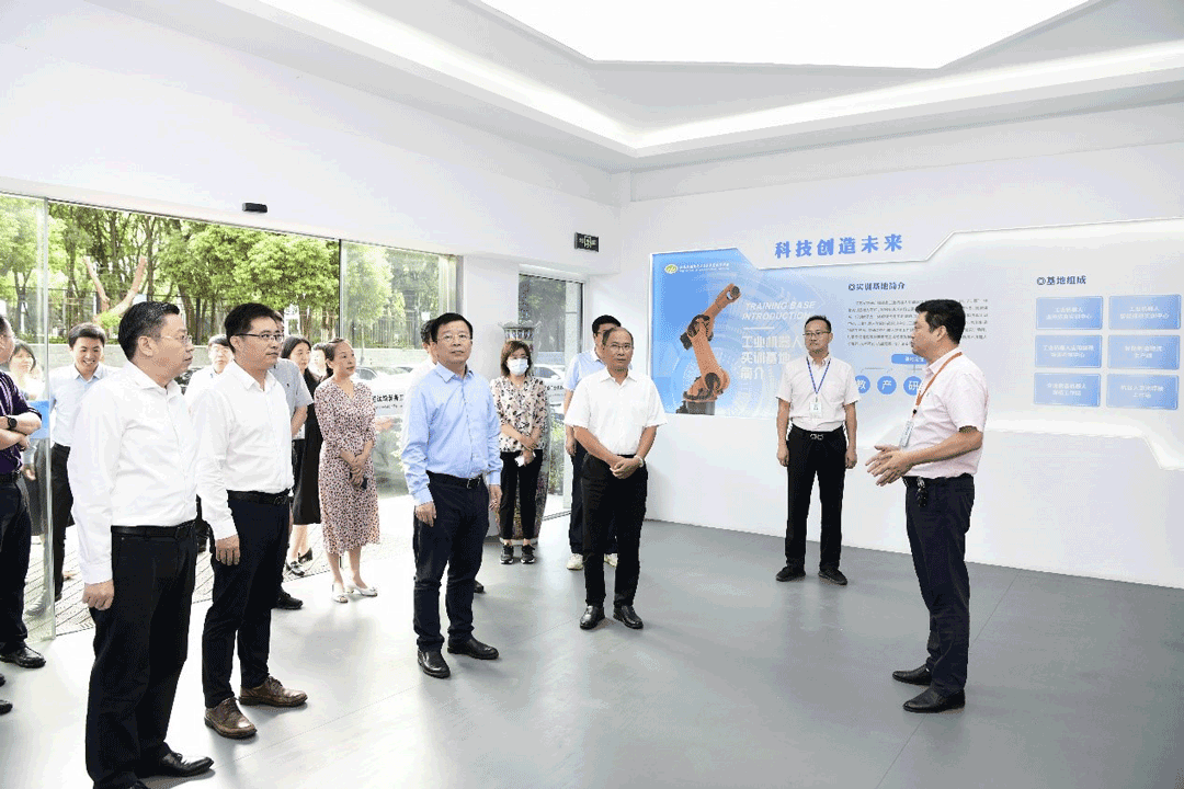 真抓实干谋发展 以评促建谱新篇