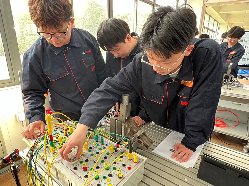 机电工程学院191325班积极参加教学能力大赛视频拍摄任务