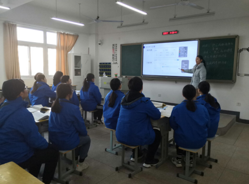 示范引领高效课堂一一我院青年教师开展校级示范课